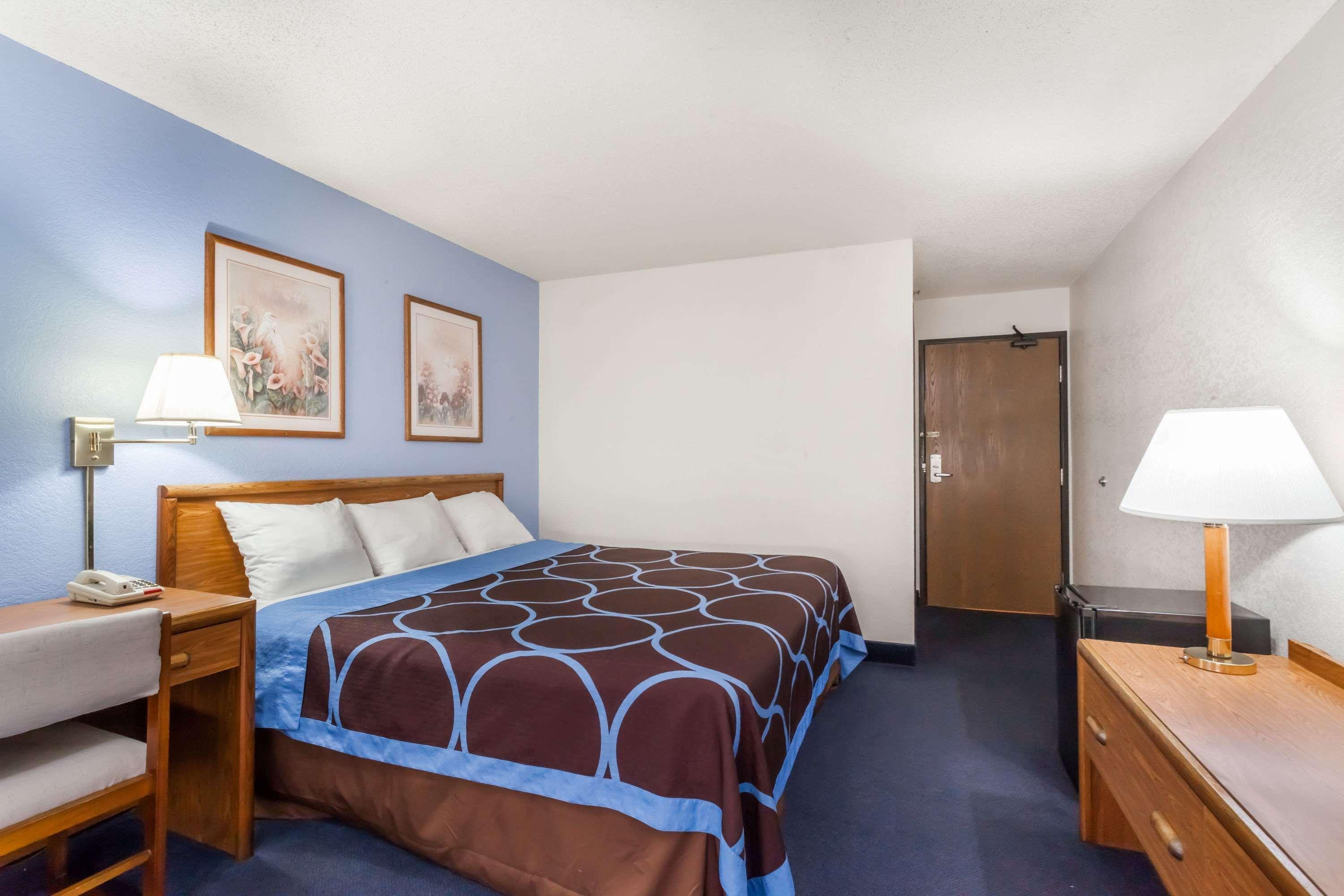 Super 8 By Wyndham Norwich Otel Dış mekan fotoğraf