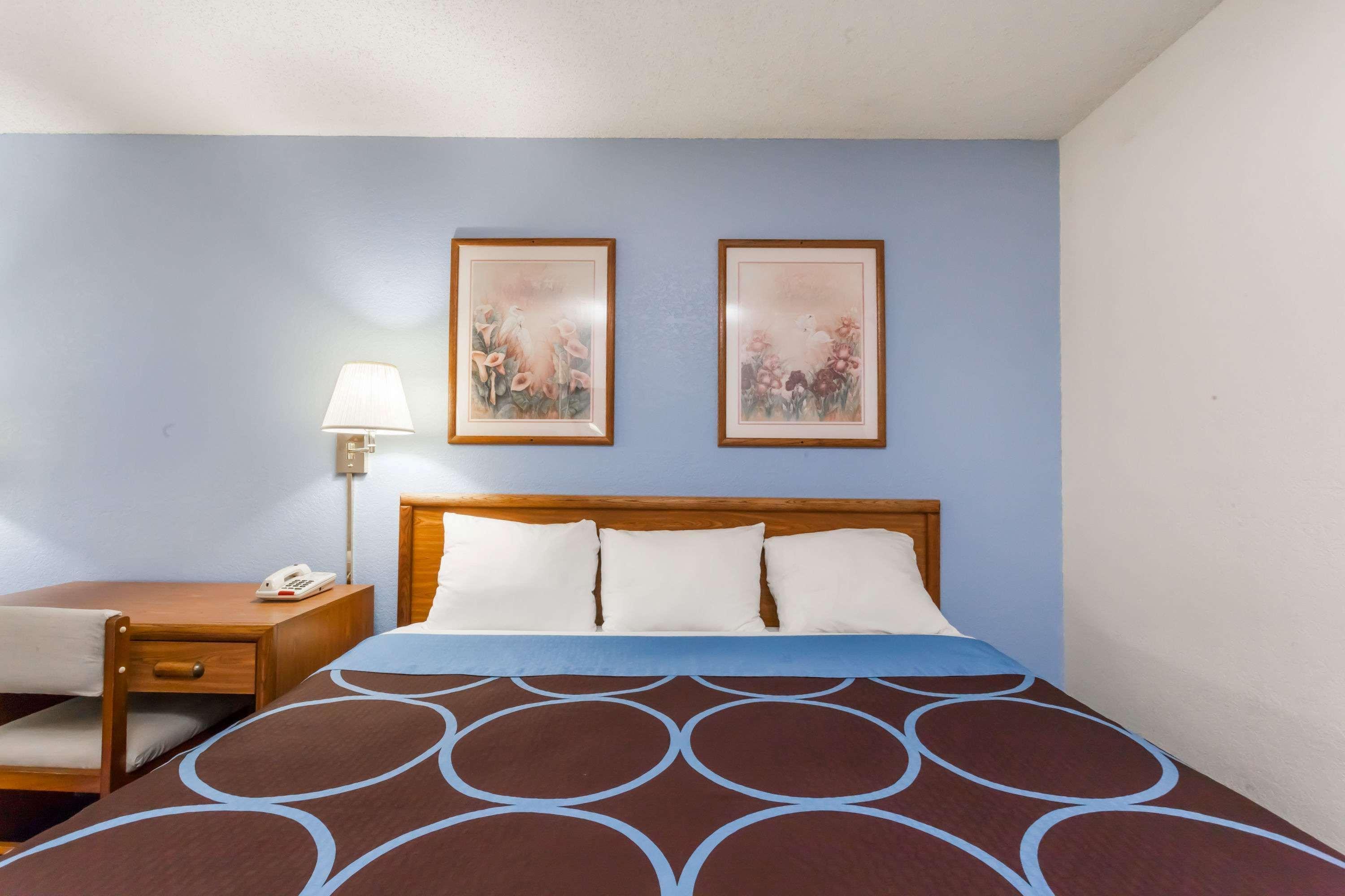 Super 8 By Wyndham Norwich Otel Dış mekan fotoğraf