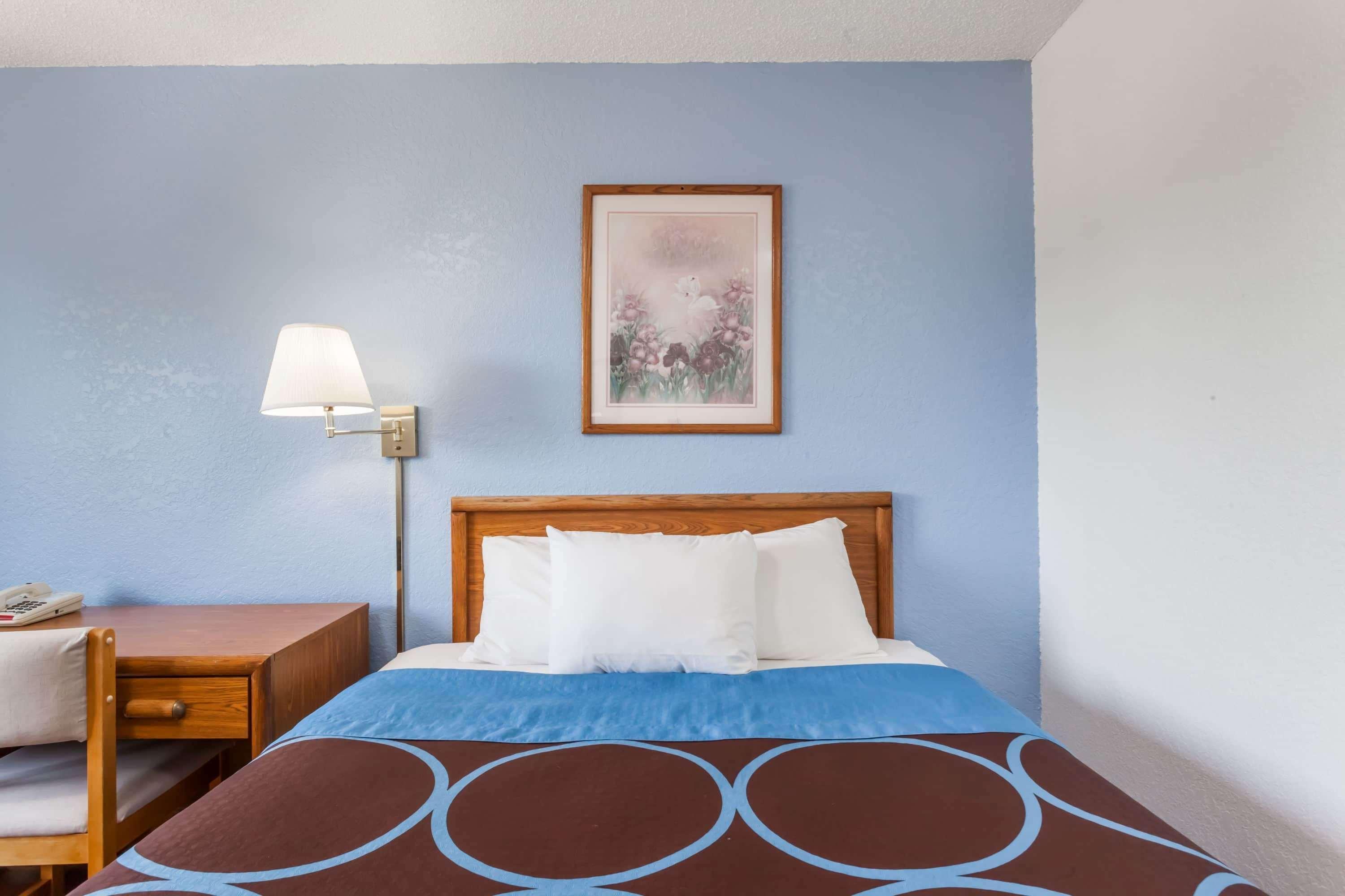 Super 8 By Wyndham Norwich Otel Dış mekan fotoğraf